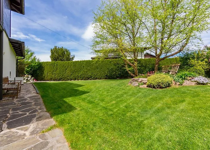 Comfortable And Spacious With Garden In Mondsee Tiefgarben *