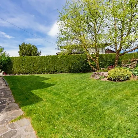 Comfortable And Spacious With Garden In Mondsee Tiefgarben *